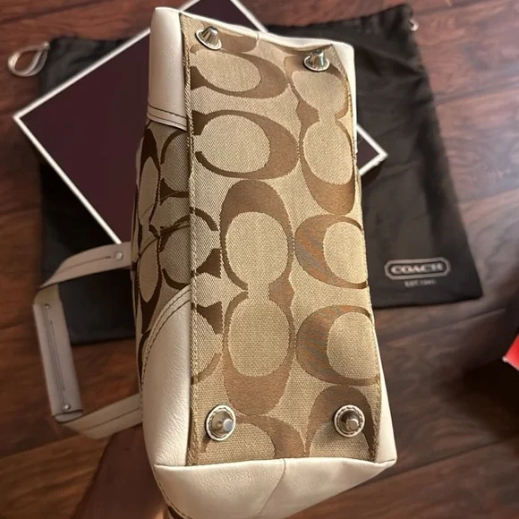 Brand New Coach Beige and Brown Signature Large Purse And Matching Wallet Set - Picture 14 of 14